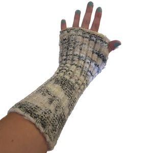 Anthropologie Arm Warmer Wool Fingerless Gloves NWOT